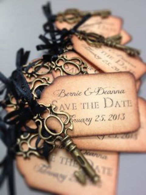 beautiful vintage cards with vintage keys and black ribbons are amazing for styling a wedding, they will bring a chic look and a vintage feel to it