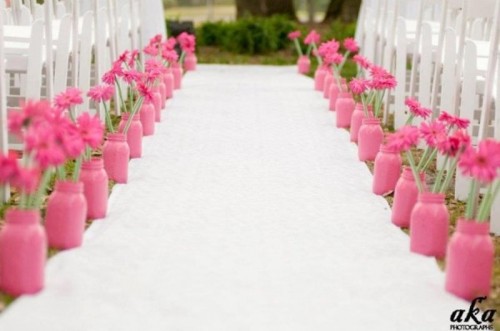 Creative Ways To Use Mason Jars On Your Wedding Day