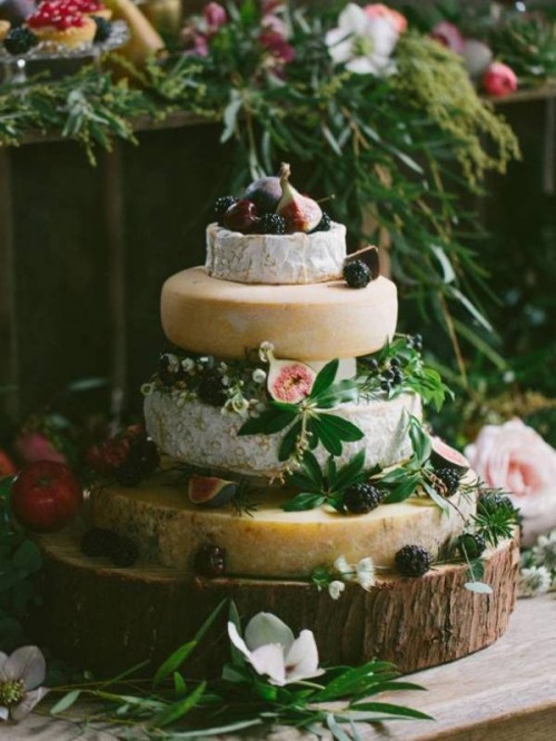 a nice cake alternative for a bohemian wedding