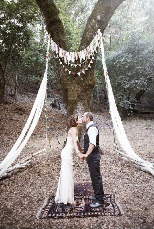 Picture Of sweet ways to decorate your wedding with pennants  17