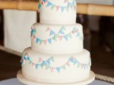 27-sweet-ways-to-decorate-your-wedding-with-pennants-20