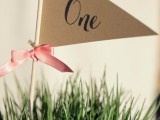 27-sweet-ways-to-decorate-your-wedding-with-pennants-23
