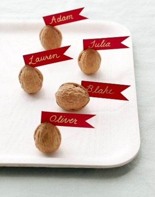walnuts with tags are nice escort cards for the fall are great for making your fall wedding cooler