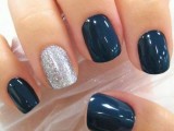 a chic navy and silver manicure is a gorgeous idea for every bride and can be easily DIYed