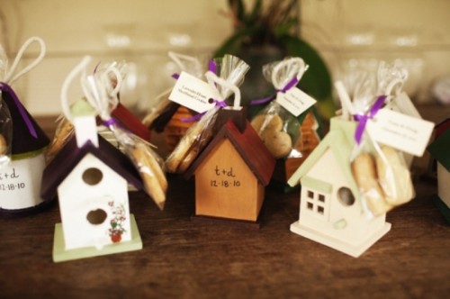 mini wooden houses and birdhouses are veyr cute and cozy winter or Christmas wedding favors