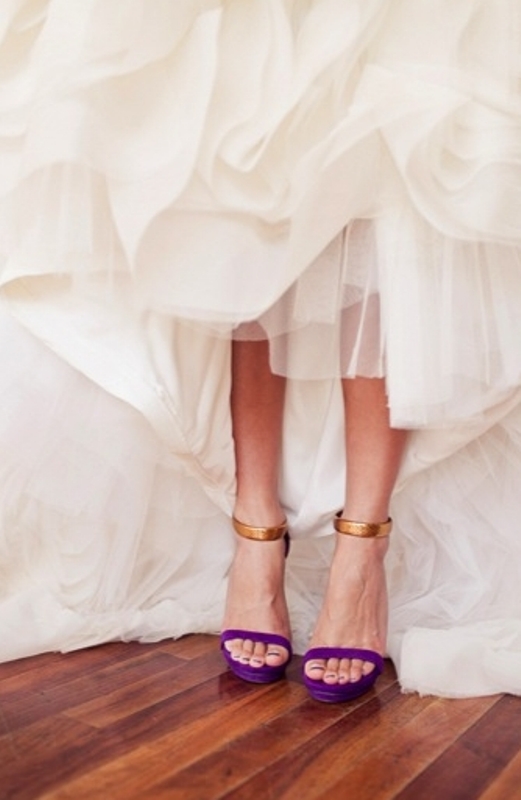 Minimalist yet bold purple platform wedding shoes with gold ankle straps are amazing to add color and interest to your look