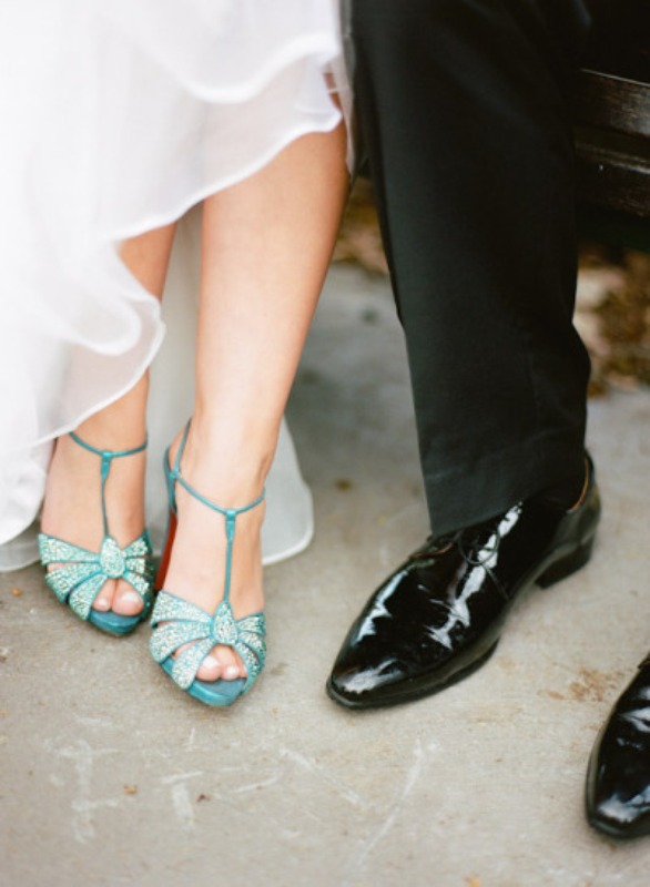 Vintage green wedding shoes with glitter touches and T straps are amazing for a vintage bridal look, to add a touch of color