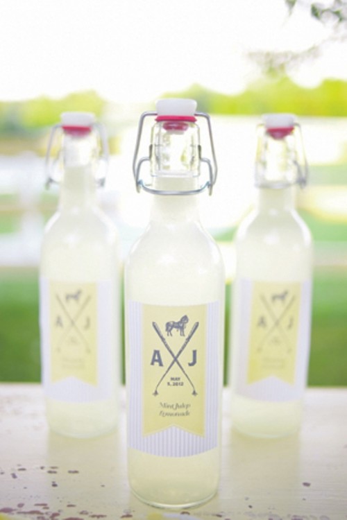 fresh lemonade is a timeless hot weather wedding idea, it will refresh your guests and keep them cool