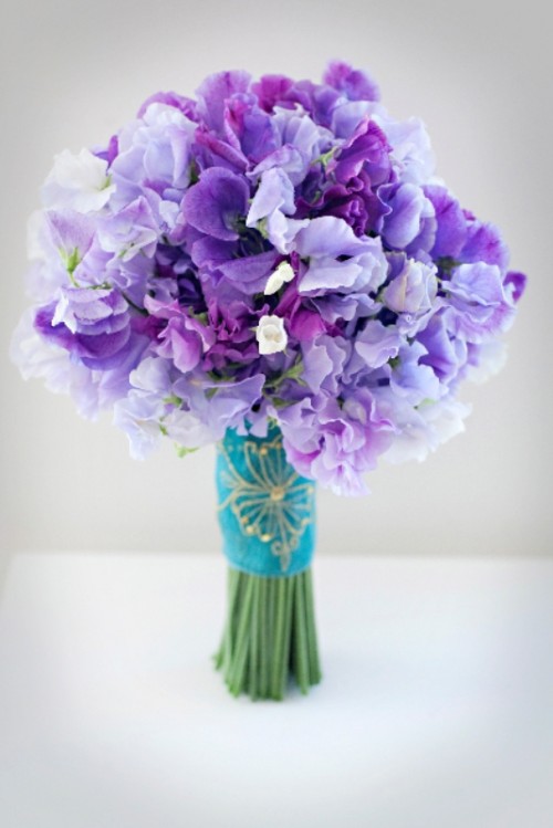 30 Charming One Flower Bridal Bouquets - Weddingomania