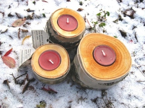 tree stumps as candleholders are amazing for styling a woodland or a rustic wedding, they look chic and cozy