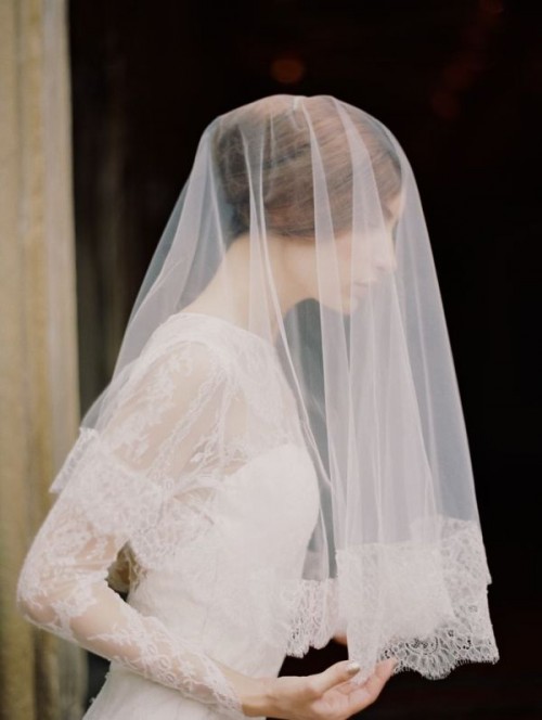 a beautiful classic bridal veil with a lace edge is a chic addition to a bridal look, it will give it a very elegant touch