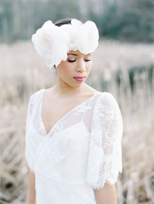 a white fabric flower headpiece is a beautiful and chic idea for a bride, it can be a beautiful solution for a vintage and romantic bride