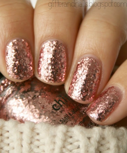 rose gold nails will finish off a bridal or bridesmaid look giving it a slight glam and sparkly touch