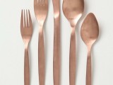 rose gold cutlery is a lovely and romantic idea for a modern romantic wedding tablescape