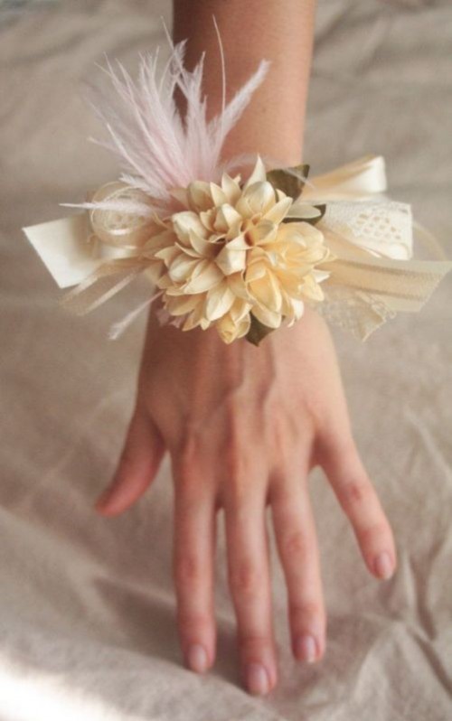 Lovely Corsages For Your Bridesmaids