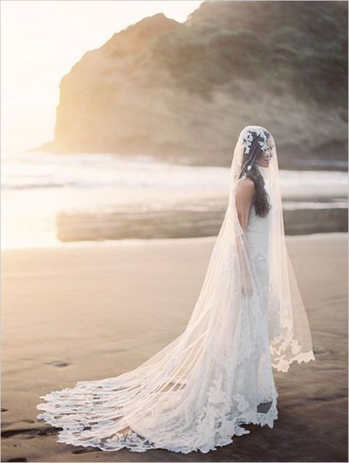 30 Show-Stopping Wedding Veils Looks To Steal