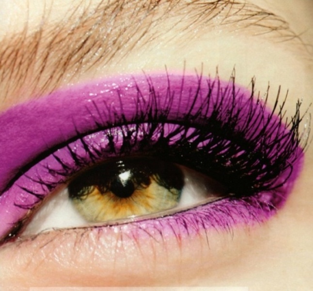 Radiant orchid someky eyes will be a bold addition to your bridal look at a radiant orchid wedding