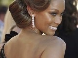 a chic and sleek vintage updo with large waves and a wavy front is a very elegant and gorgeous idea