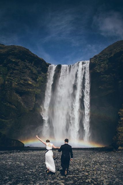 take pics and wedding portraits in the gorgeous and breathtaking sceneries of Iceland