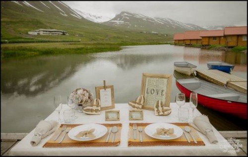 a wedding reception right on the lake shore in Iceland is a real dream, the scenery will enchant you at once