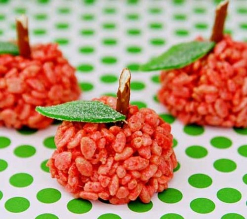 crispy rice shaped as pumpkins with candy leaves is amazing for a fall wedding, everyone will enjoy these little cuties - they look and taste great