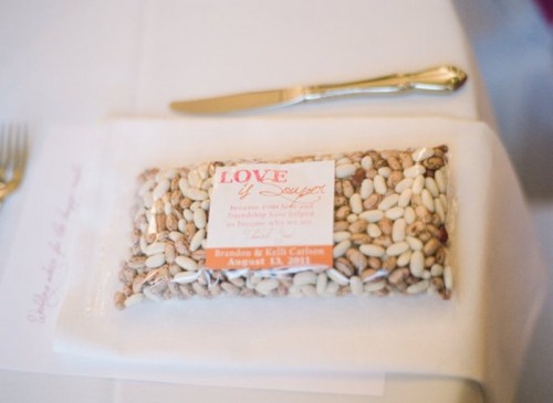 a mix of nuts in a pack, with a personalized tag is a very cool idea of a fall wedding favor and it is very easy to DIY