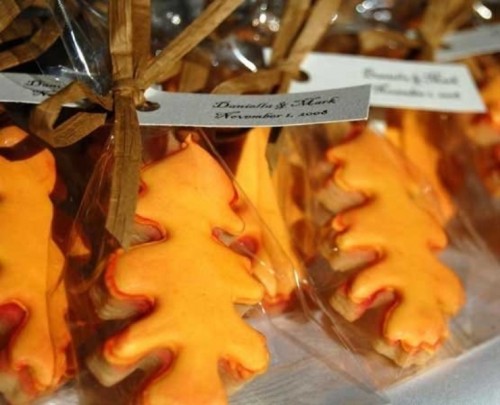 glazed leaf cookies are ideal for a fall wedding are amazing as wedding favors in the fall
