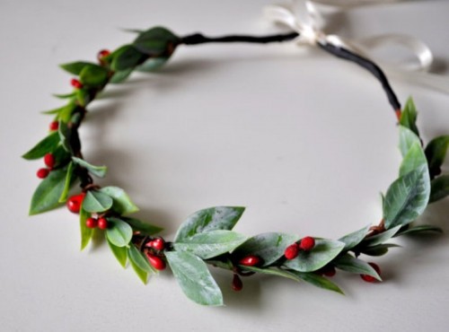 a leaf and cranberry wedding crown is a nice idea for a winter bride or a bridesmaid