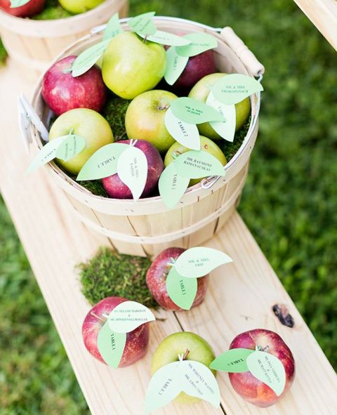 Awesome Ideas To Incorporate Apples Into Your Wedding