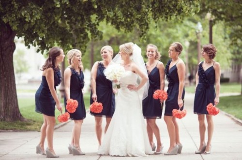 short navy bridesmaid dresses with grey shoes and coral bouquets will help you enjoy the color scheme and will refresh the space with contrasting looks