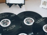 let your guests sign up your vinyl records and your collection will be a real guest book with lots of wishes