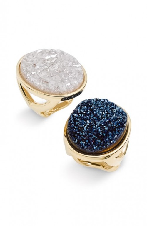 chic druzy rings in midnight blue and neutrals can be given to bridesmaids as gifts