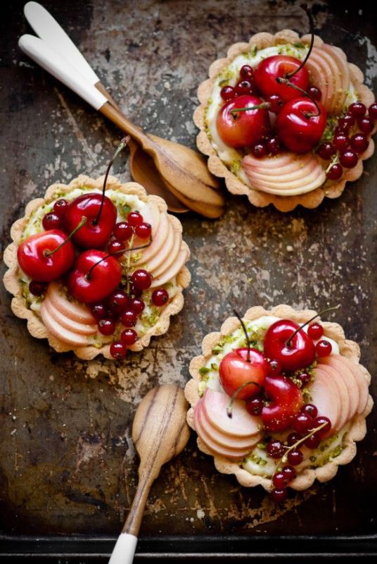 Tartlets with fresh apples, cherries and berries are amazing for a summer or fall wedding
