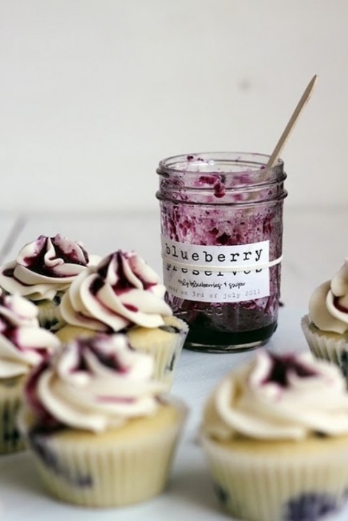 cupcakes with blueberry jam is a gorgeous idea for your dessert table
