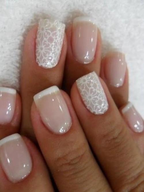 a French manicure with a single lace accent nail is a lovely idea for a modern bride, it looks very cool and very fresh