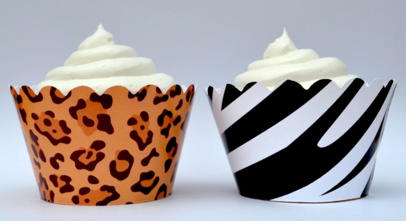 cupcakes in zebra and leopard lines are great for a safari wedding