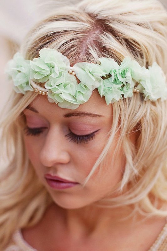 A fabric mint flower crown with beads is a nice and simple idea for a bride or bridesmaid