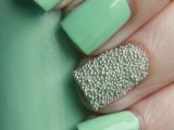 mint wedding nails and a single embellished accent nail is a bright and cool idea for a bride or bridesmaids