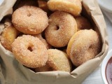 mini donuts are a delicious idea for a wedding, they are on trend and you may rock them anytime