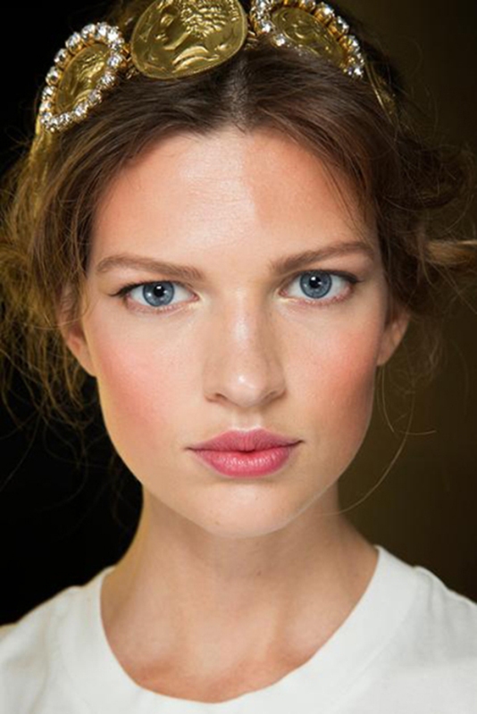Picture Of 6 must haves for creating romantic fresh faced and modern bridal look  1