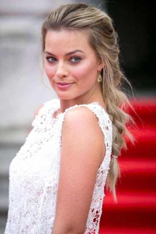 Picture Of must haves for creating romantic fresh faced and modern bridal look  13