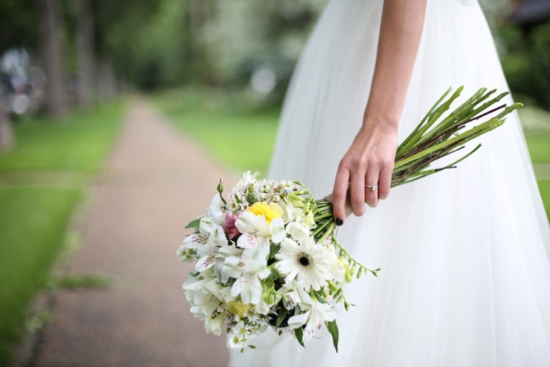 Ways To Save Money On Your Wedding Flowers