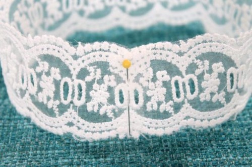 DIY Lace ‘Something Blue’ Bridal Garter