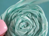 Adorable DIY Lace Bridal Garter9