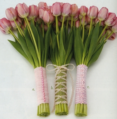 Delightful DIY Bridesmaid's Bouquet Wraps With Ribbon