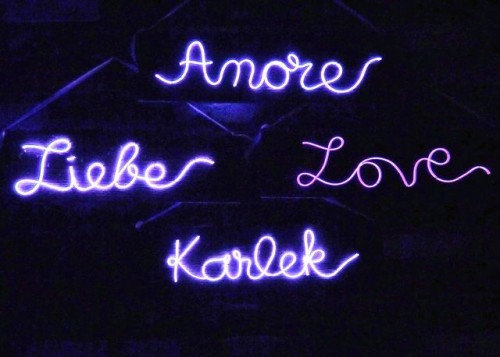 Lovely DIY Illuminated Sign For Your Wedding