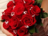 a red rose wedding bouquet with rhinestones is a great idea for Christmas, it will shine all over