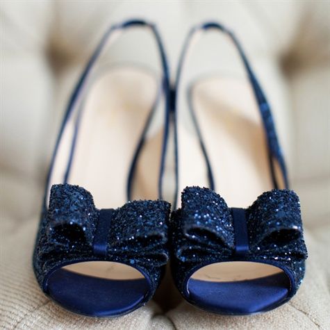 navy sequin slingbacks with oversized bows on tops are amazing for a modern glam wedding, they are shiny, chic and stylish