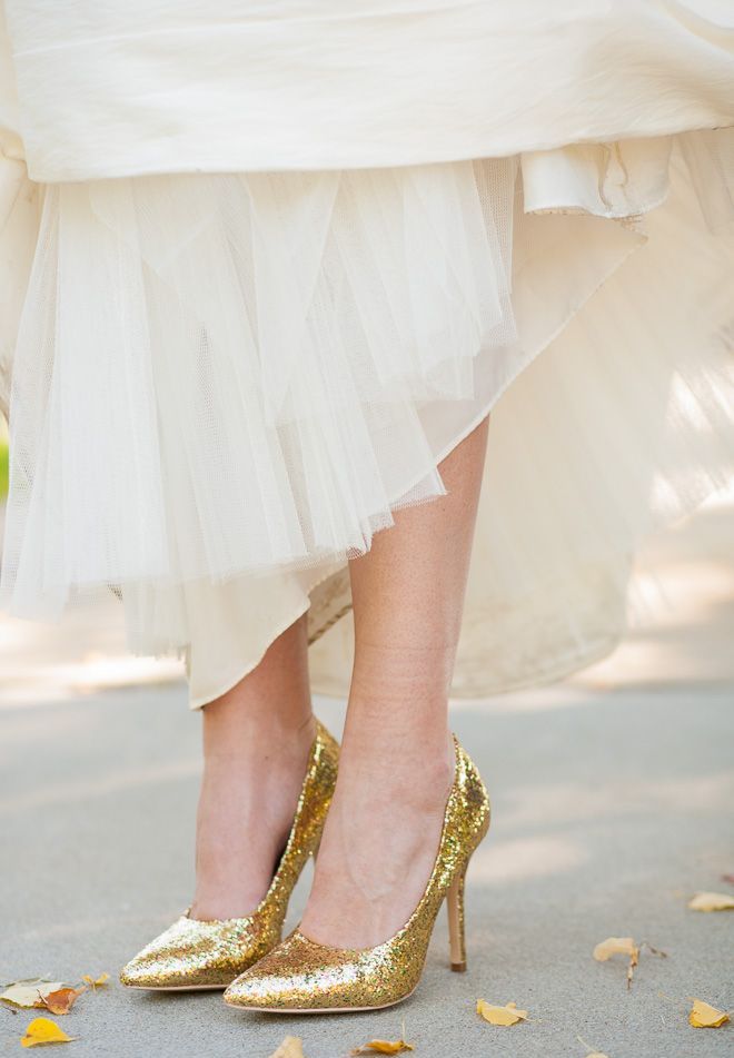 gold glitter pointed wedding shoes are a classic glam touch to any bridal outfit and look very chic and very stylish