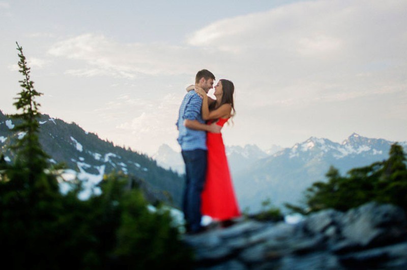 Adventurous and extremely beautiful engagement shoot in the mountains  18